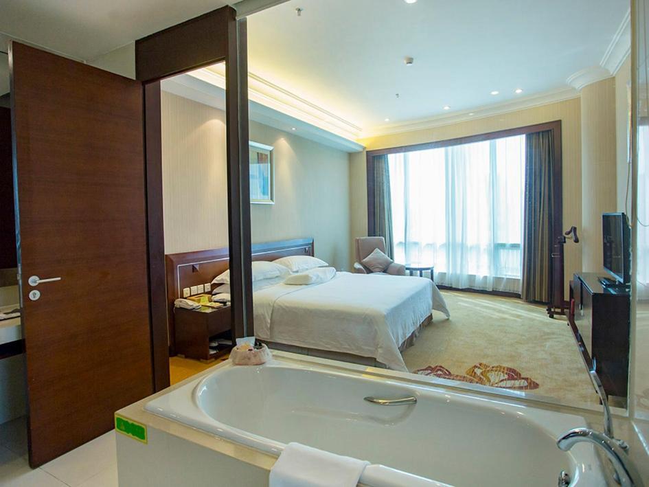 Vienna International Hotel Shenzhen Hua'Nan City Exterior photo